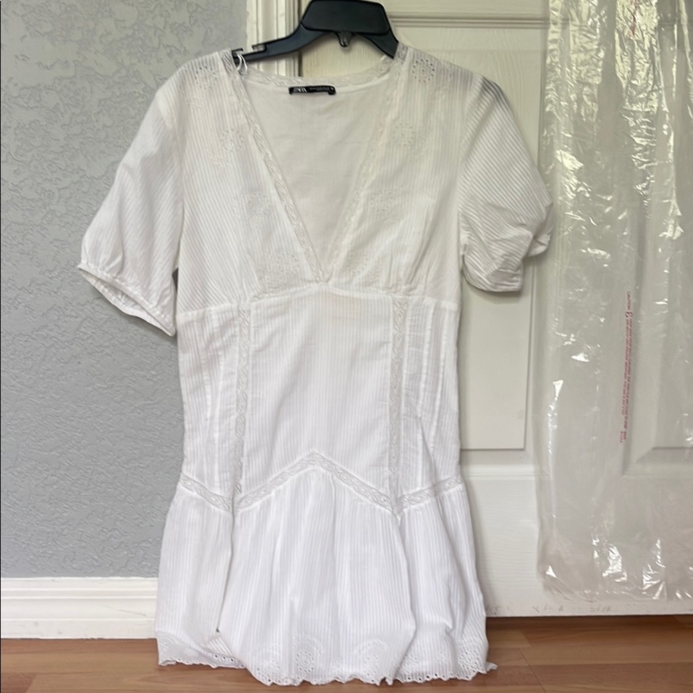 White V-Neck Short Sleeve Dress
